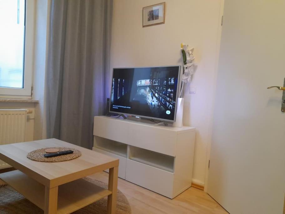 Zwei-Zimmer Wohnung In Wiesbadens Westend エクステリア 写真